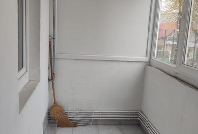 Apartament cu 1 camera, etajul 1/4, zona Nicolina - 4