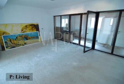 Casa 9 camere de vanzare in Floresti - 2