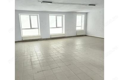 Spațiu comercial, de 60 mp, în Militari