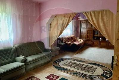 Casa / Vila cu 5 camere de vanzare - 2