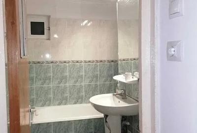 Apartament cu 3 camere decomandat în Traian