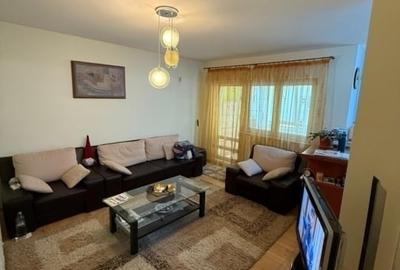 Apartament cu 3 camere decomandat în Păcurari