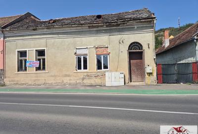 Casa de vanzare in Aiud 3300 mp teren - 1