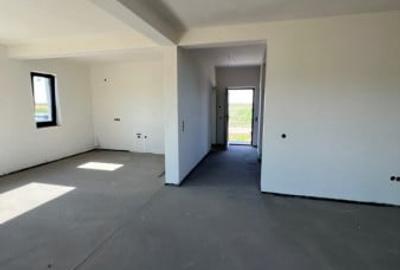 Casă cu 3 camere cu Teren 664 Mp în Vetiș - 4