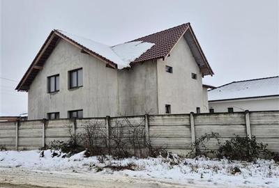 Casă cu 5 camere cu Teren 598 Mp în Sântandrei - 3