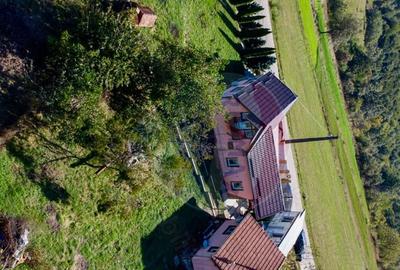 Casă cu 4 camere cu Teren 2800 Mp în Dudești - 1