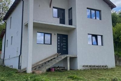 Casă cu 4 camere cu Teren 809 Mp în Petrișor - 13