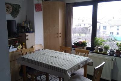 Apartament cu 3 camere decomandat în Central - 1