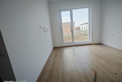 Casa individuala- 3 camere- 343mp teren-2 minute STV - 16
