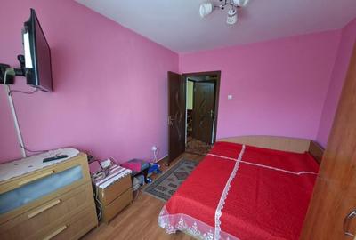 Zona Orizont - 3 camere semidecomandat/balcon/mobilat/centrala/ etaj 2 - 5