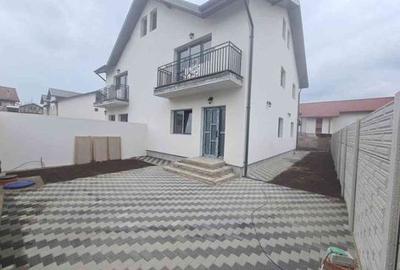 Casă cu 6 camere cu Teren 250 Mp în Central