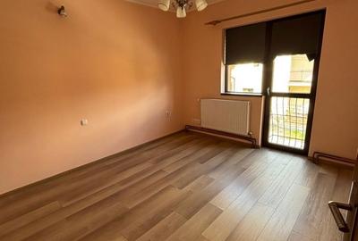 Casă cu 4 camere în Central - 6