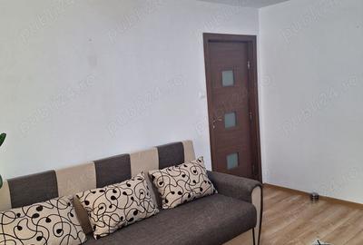 Apartament cu 3 camere semidecomandat în 9 Mai - 8