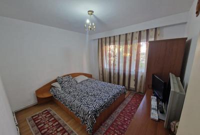 Apartament 3 camere, 71 mp, zona Hotvon - 1