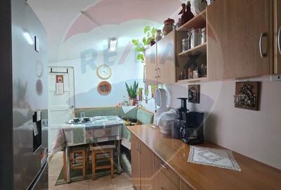 Casă cu 3 camere cu Teren 197 Mp în Central - 2