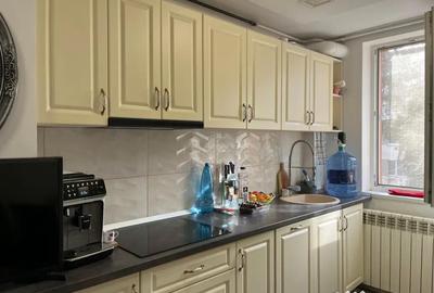 Apartament cu 3 camere semidecomandat în Central - 2