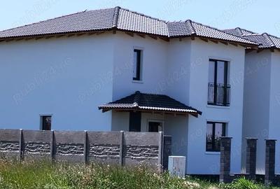Casă cu 4 camere cu Teren 312 Mp în Central