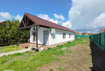 Casă cu 3 camere cu Teren 700 Mp în Corbu - 2