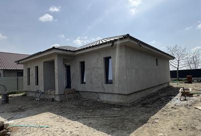 Casă cu 4 camere în Golești - 6