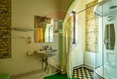 VILA! Investitie - pretabil pensiune SINAIA- zona apreciata turistic! - 6