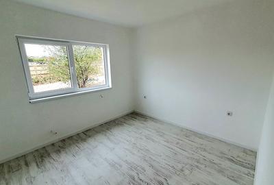 Casă individuală cu 4 camere cu Canalizare în Crevedia - 7
