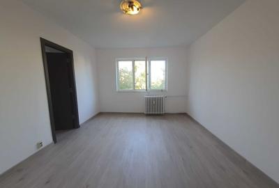 Apartament cu 3 camere semidecomandat în Tomis Nord