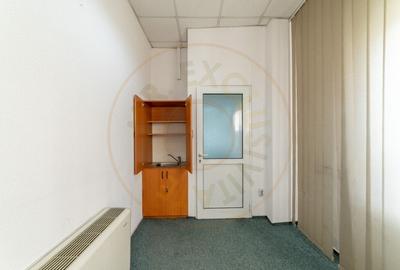 Spatiu situat pe cea mai circulata strada din oras - Bd. N. Balcescu - 5