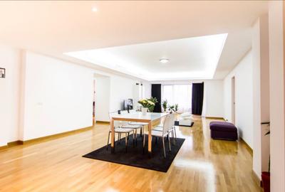Apartament cu 5 camere, mobilat în Șoseaua Nordului