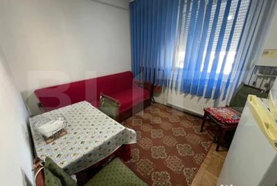 Apartament cu 4 camere semidecomandat, mobilat în Micro 8 - 10