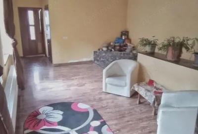 Apartament cu 5 camere decomandat, mobilat în Intim - 2