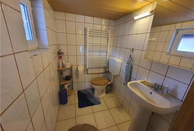 Casă cu 4 camere cu Canalizare în Slimnic - 16