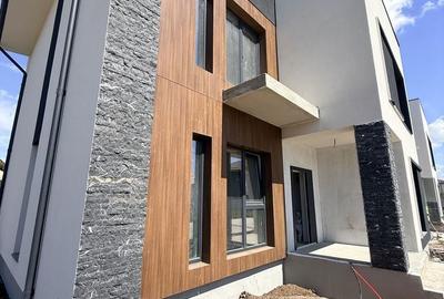 Casă cu 5 camere cu Teren 330 Mp în Central - 3