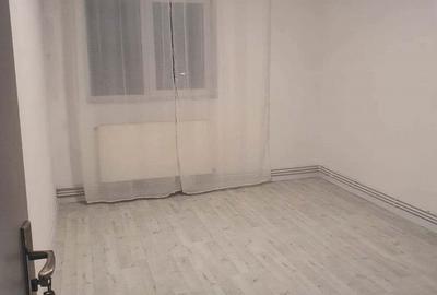 Garsoniera de vanzare, disponibila - 9