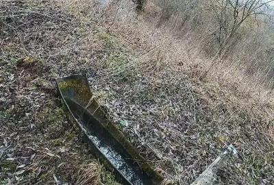 Casă cu 2 camere cu Teren 21000 Mp în Boiu - 3