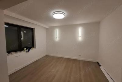 Apartament cu 3 camere semidecomandat în P-ța Universității - 17