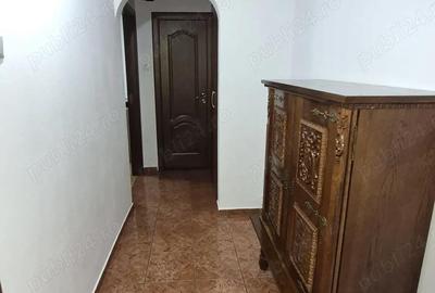 Apartament cu 3 camere decomandat în Casa de Cultură - 4