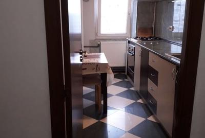 Garsonieră decomandată în Tei - 4