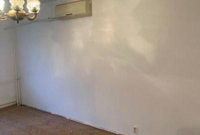 Apartament cu 3 camere decomandat în Mihai Bravu