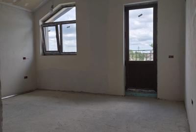 Casă cu 4 camere cu Teren 508 Mp în Ulmi - 18