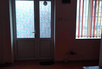 Spațiu comercial, de 75 mp, în Central - 5