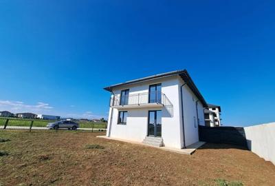 Duplex cu 3 camere cu Canalizare în Ulmi - 1