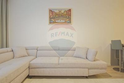 Apartament cu 3 camere semidecomandat, mobilat în Tractorul - 6