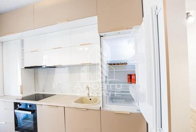 Apartament cu 3 camere semidecomandat în Giroc