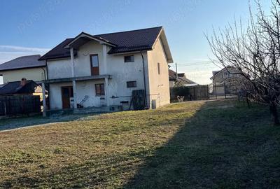 Vand casa zona Strehare?i