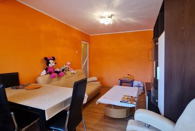 Vanzare apartament 2 camere, in Galati, Micro 21, la mansarda, sup.48mp, liber - 3