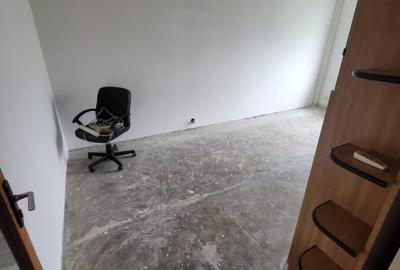 Apartament cu 3 camere decomandat, mobilat în Trafic Greu - 9