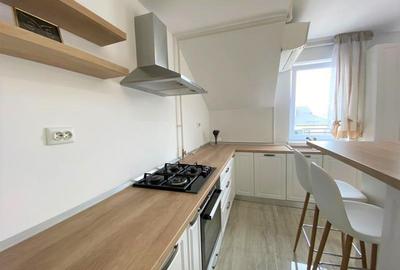 Apartament cu 3 camere decomandat, mobilat în Tractorul - 9