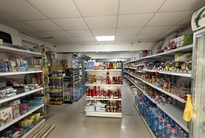 Spa?iu comercial parter bloc renovat 118 mp, Lapu?, zona - 6