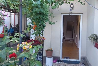 Casă cu 4 camere în Central
