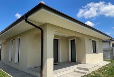 Casă individuală cu 5 camere în Oncea